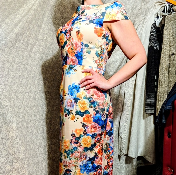 Betsey Johnson Dresses & Skirts - GORGEOUS Betsey Johnson dress!